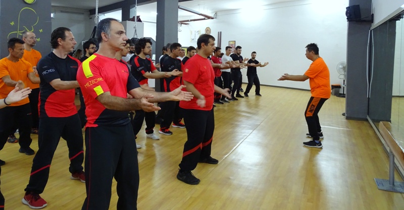 Kung Fu Academy di Sifu Mezzone Caserta Seminario di Weng Chun Tang Yik con GM Sunny So in Italia presso la scuola di arti marziali di wing chun e kung fu a Caserta (2)